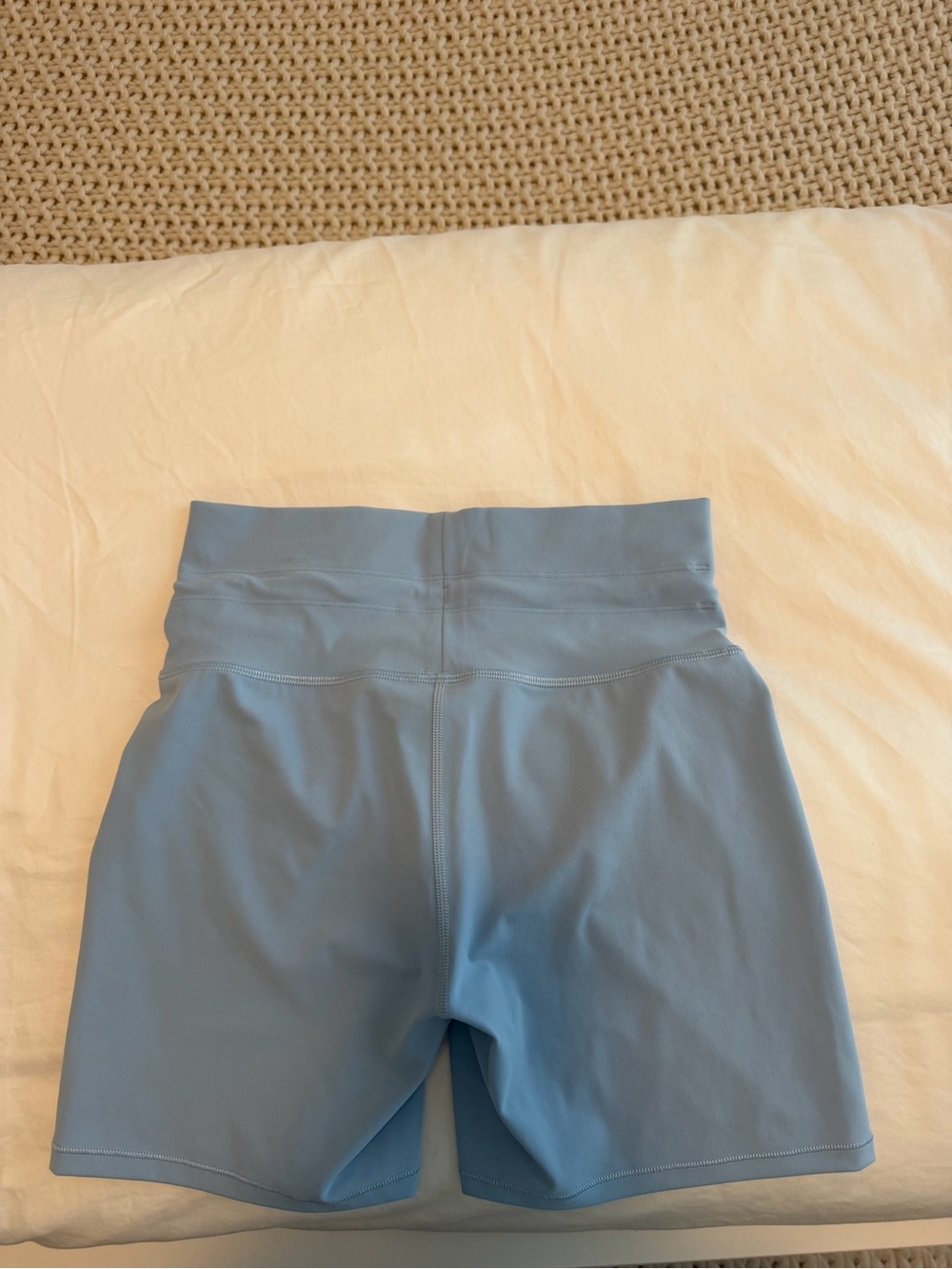 Vuori Daily Shorts 5" in Surf - Picture 2 of 3